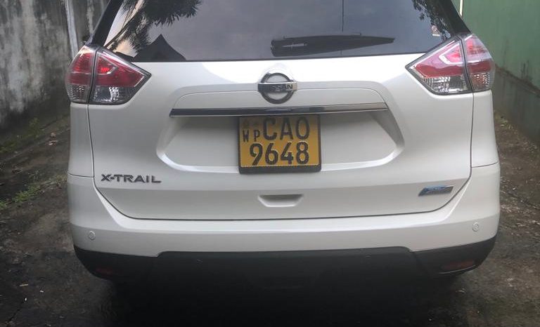 Nissan X-Trail full