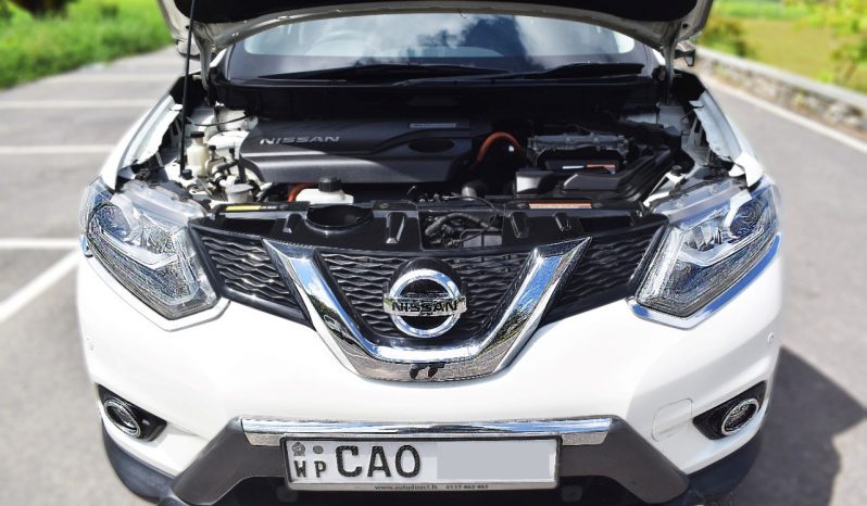 Nissan X-Trail full