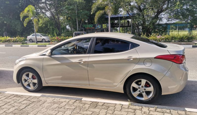 Hyundai Elantra full