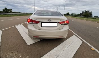 Hyundai Elantra full
